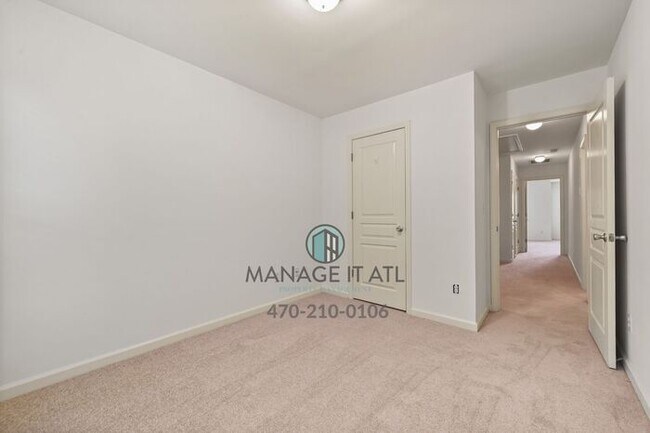Building Photo - 3 Bedroom Townhome in Alpharetta