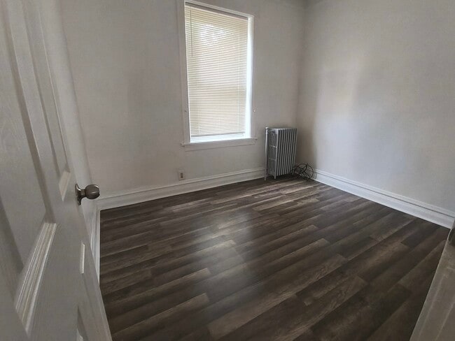 Building Photo - 2542 W 64th St
