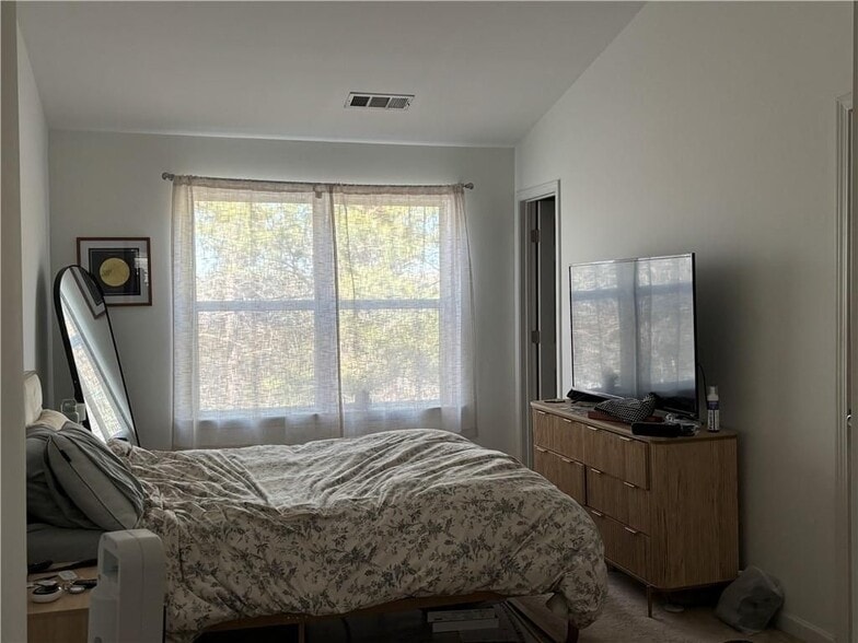 Building Photo - 1161 Liberty Pkwy NW