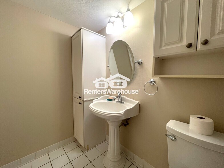 Building Photo - 7430 Sunshine Skyway Ln S