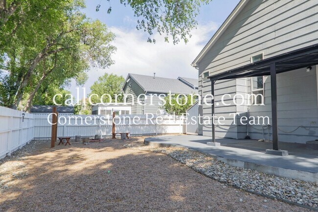 Building Photo - 655 Ancestra Dr