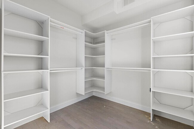 Building Photo - 131 Clifton Pl