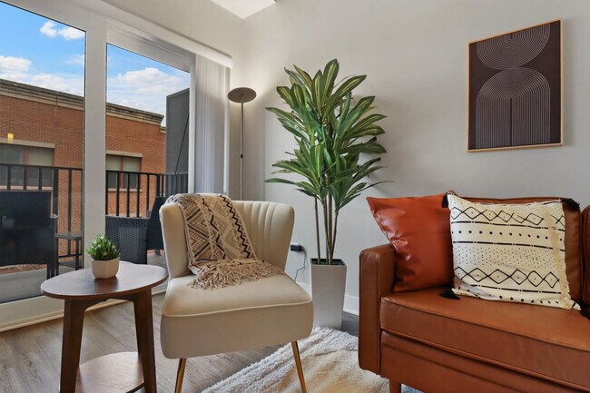 Building Photo - 255 N Addison Ave