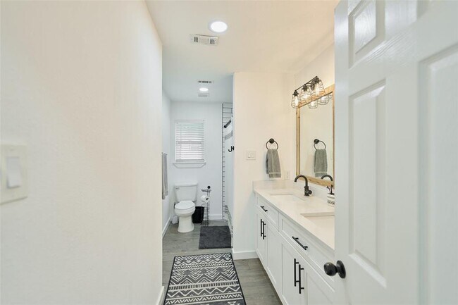 Building Photo - 3607 Hickory Hill Ln