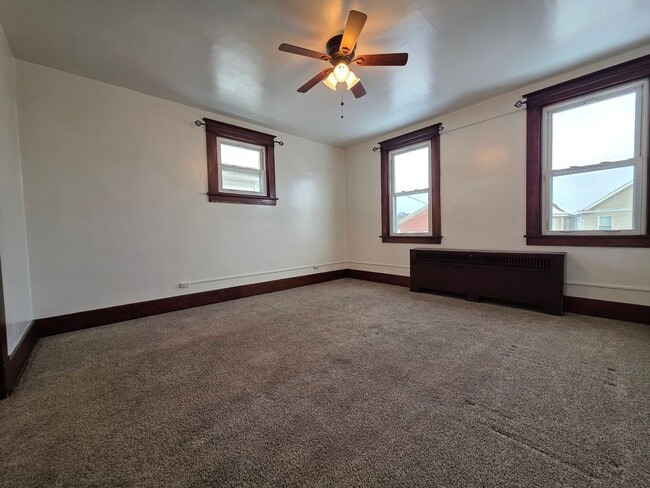 Building Photo - 1122 9th St