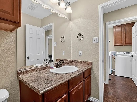Building Photo - Comfy 4-Bed Midland Home with all appliances, backyard, attached garage, 6 min to grocery store