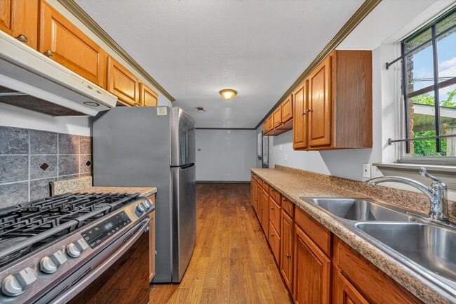 Building Photo - 5725 Melanite Ave