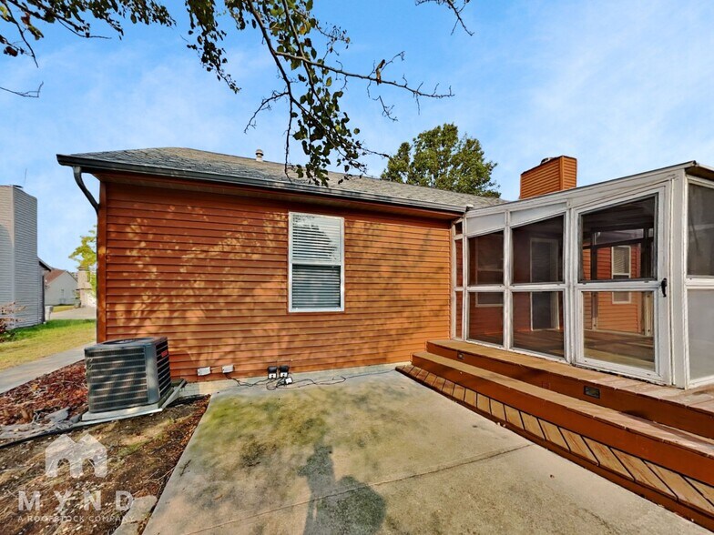 Building Photo - 4216 Crosspointe Dr