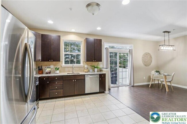 Building Photo - 270 Milkweed Dr