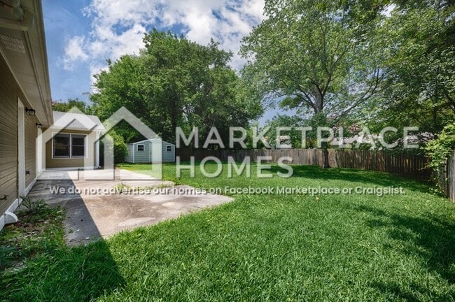 Building Photo - 15120 Balsam Dr SE