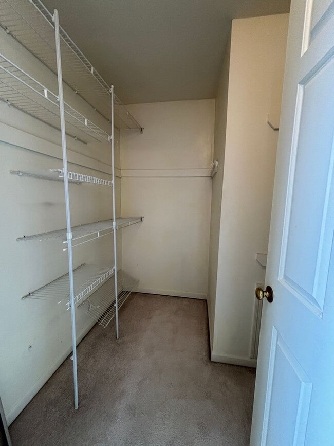 Building Photo - 3776 Kenwick Trail