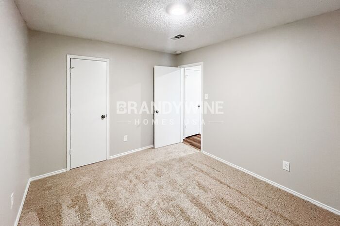 Building Photo - 910 Gable Ave