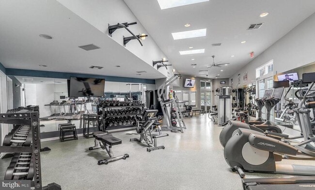 Building Photo - 1407 N Van Dorn St