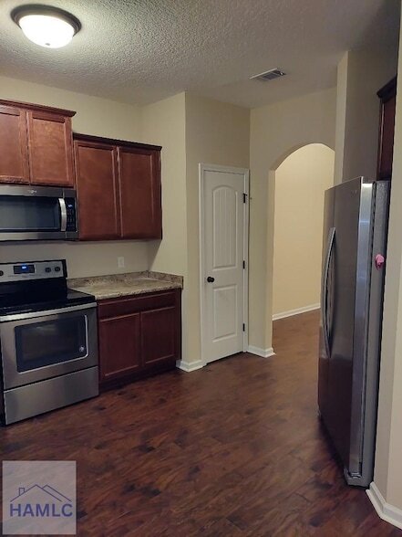 Building Photo - 1598 Longleaf Ct