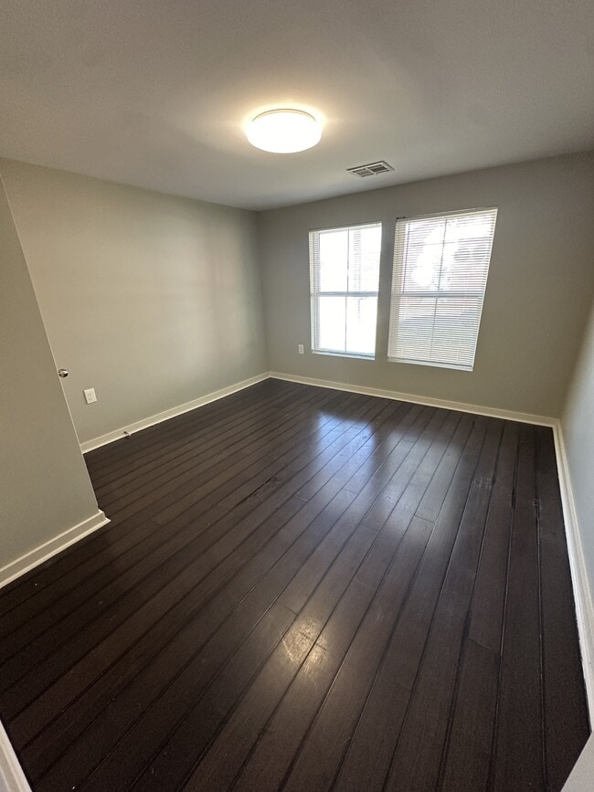 Building Photo - 836 Stewart St