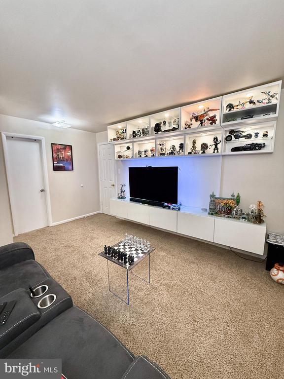 Building Photo - 5500 Woodlawn Manor Ct