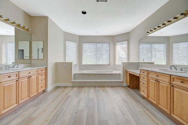 Building Photo - 89 Dollar Pointe Ave