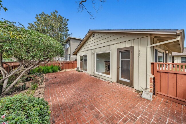 Building Photo - 750 Arbor Rd