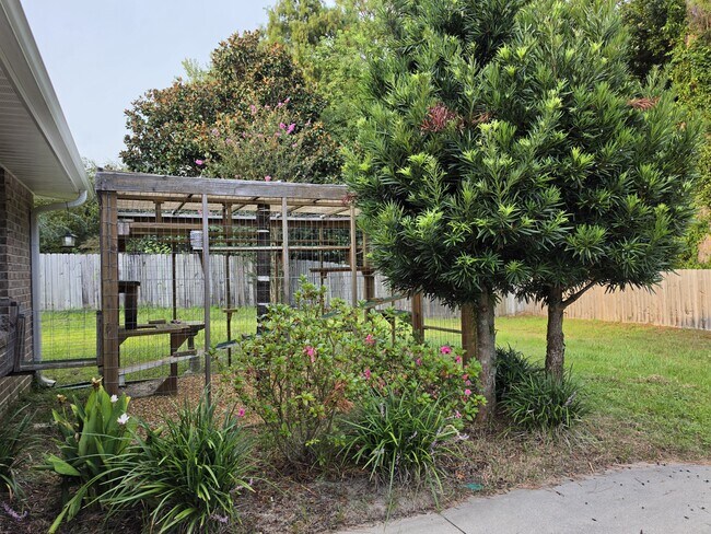 Building Photo - 1682 Village Pkwy