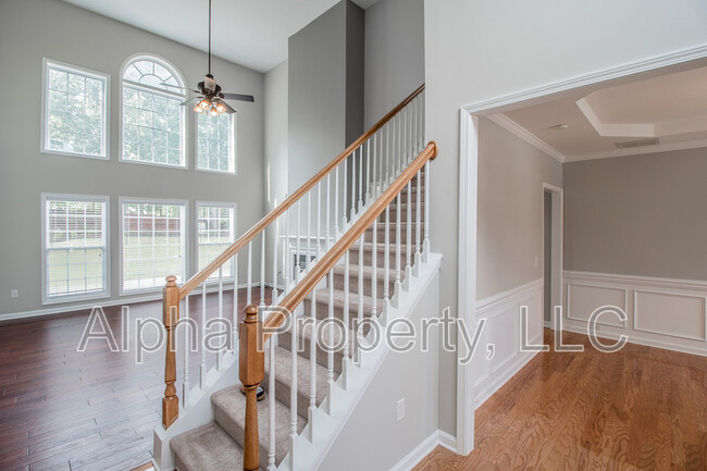 Building Photo - 515 Adeline Ct