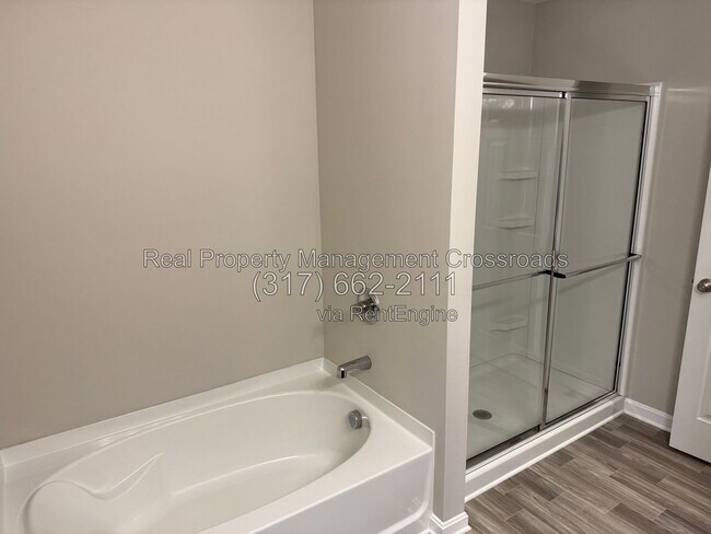 Building Photo - 5509 W Woodhaven Dr