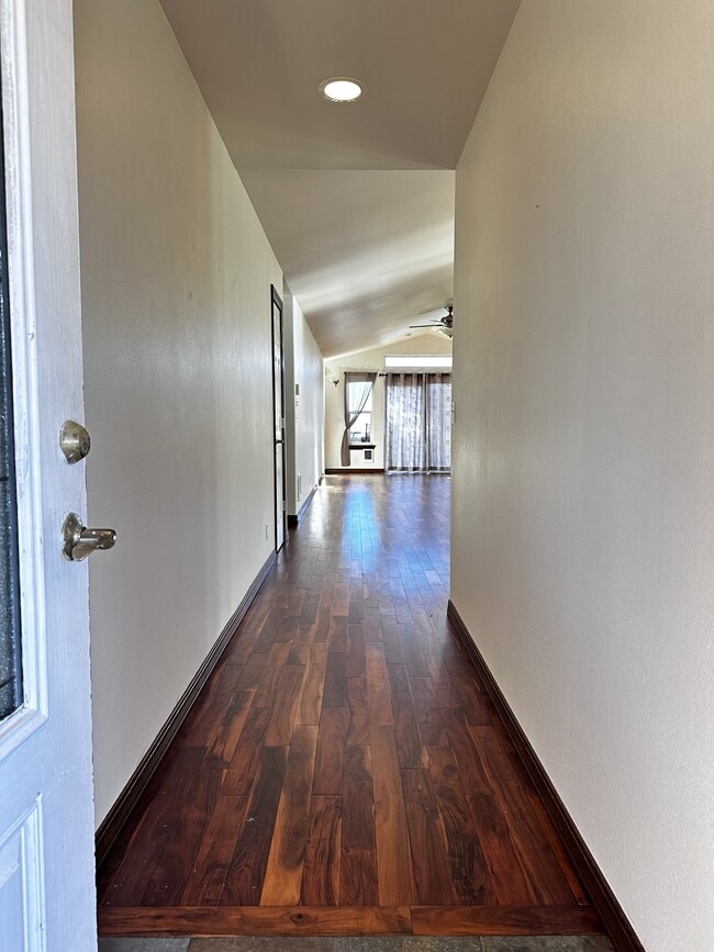Building Photo - 382 Eaglenest Ct SE