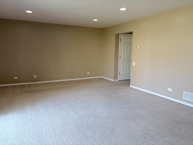 Building Photo - 1428 W Sapphire Dr