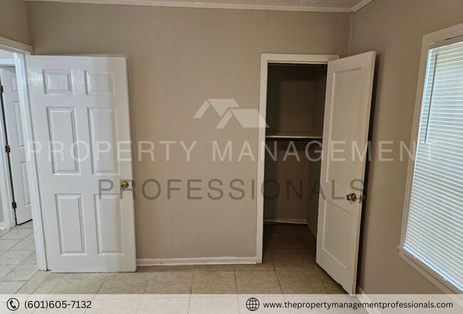 Building Photo - 140 Neatherwood Dr