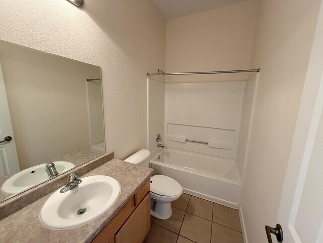 Building Photo - 6216 Calle Vizcaya NW