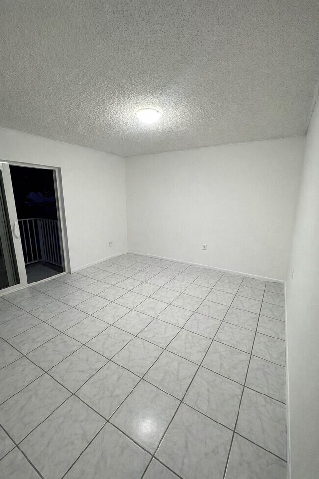 Building Photo - 17050 NW 55 Ave