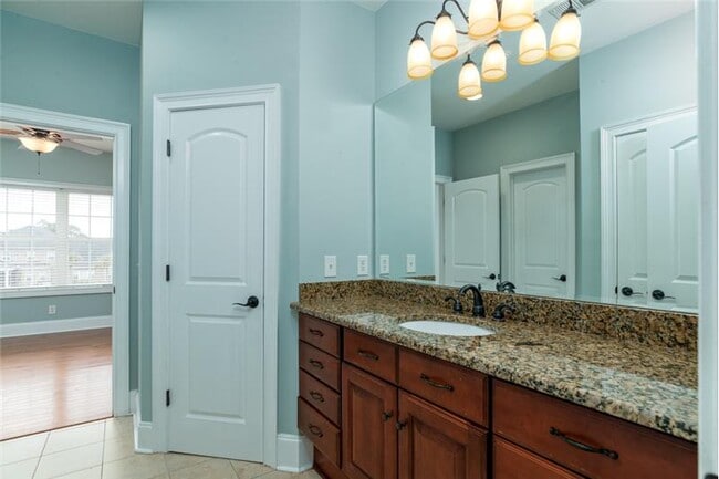 Building Photo - 205 Utopiate Ct