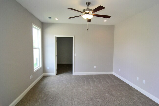 Building Photo - Beautiful Home in Walden Park