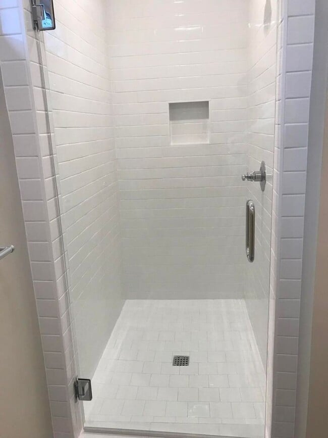 Building Photo - Highland Park Rental!