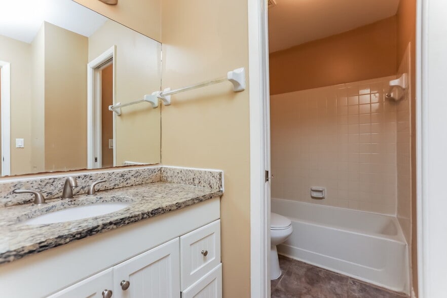 Building Photo - 5343 Broken Pine Cir