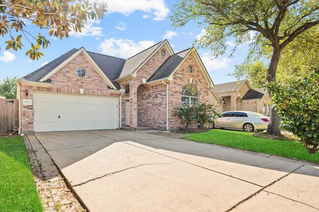Building Photo - 8027 Daylilly Creek Dr
