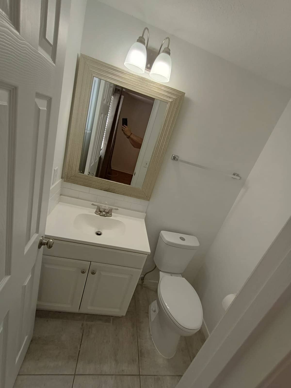 1/2 Bath in Bedroom 1 - 3624 W Anderson Ave