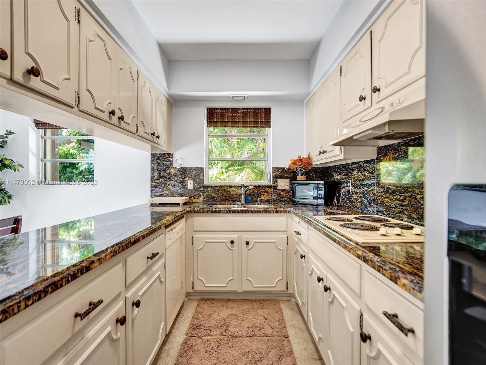 Building Photo - 2460 Del Lago Dr