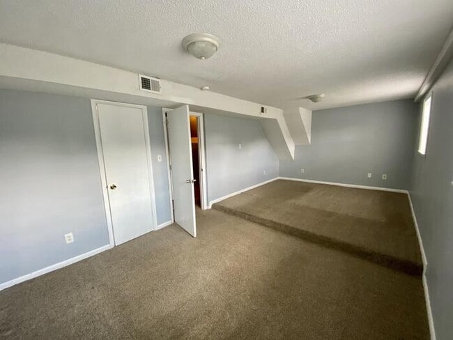 Building Photo - 3704 Timbercrest Dr NW