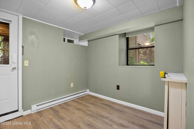 Building Photo - 339A Madison Ave
