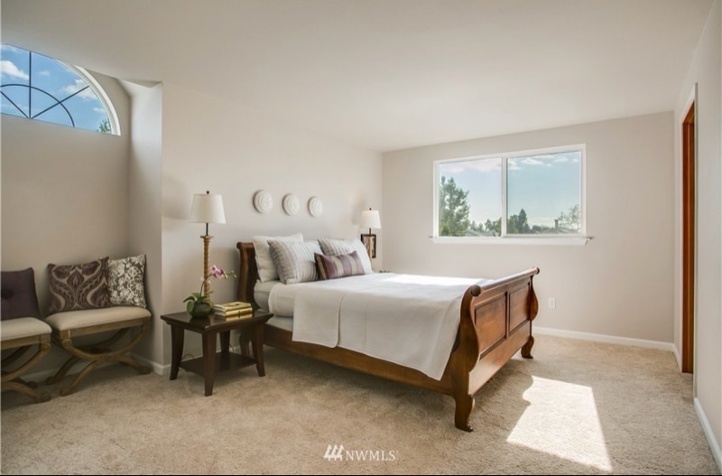 Building Photo - 5514 NE 3rd Ln