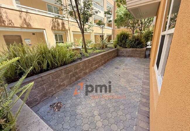 Building Photo - Cozy 1BR Condo with Patio & Parking — Peac...