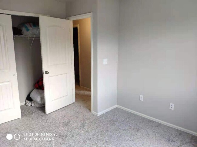 Building Photo - 7669 Grand Fir Pt
