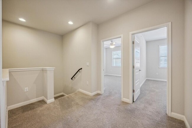 Building Photo - 13800 Lyndhurst St
