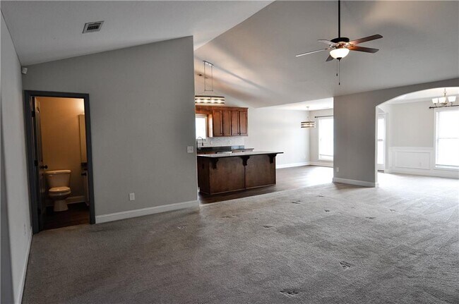 Building Photo - 691 River Mist Cir