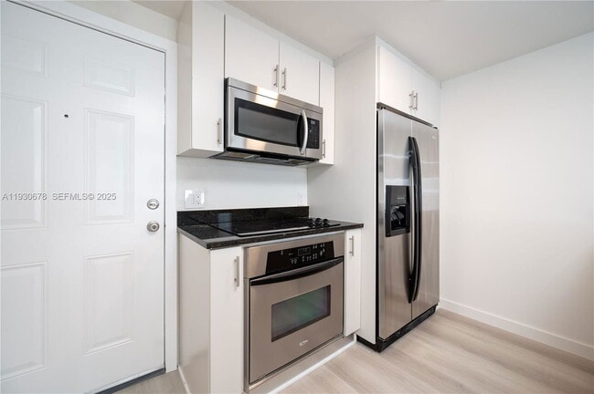 Building Photo - 1712 SW 2nd Ave