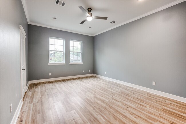 Building Photo - 4927 E Ridge Creek Dr