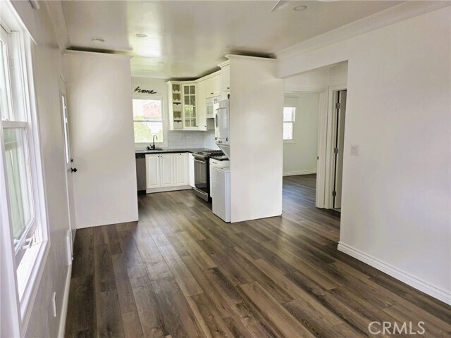 Building Photo - 501 Avenue B
