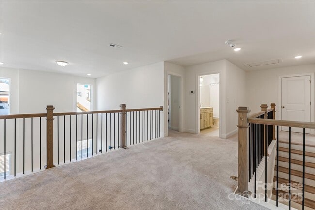 Building Photo - 116 Farrier Ln