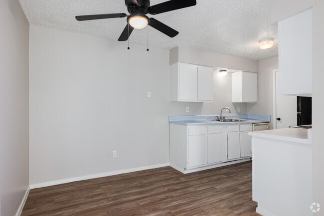 Summer Oaks Apartments - Kitchen - Summer Oaks