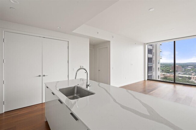 Building Photo - 44 East Ave